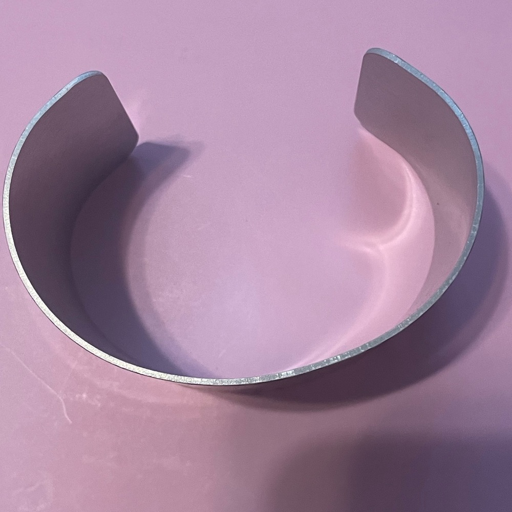 “Lisa” Cuff Bracelet Purple and Green. Personalized initial jewelry. - Picture 3 of 4